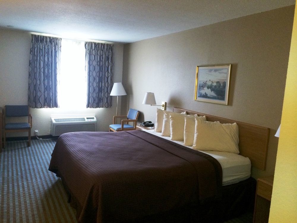 Days Inn By Wyndham Charleston Buitenkant foto
